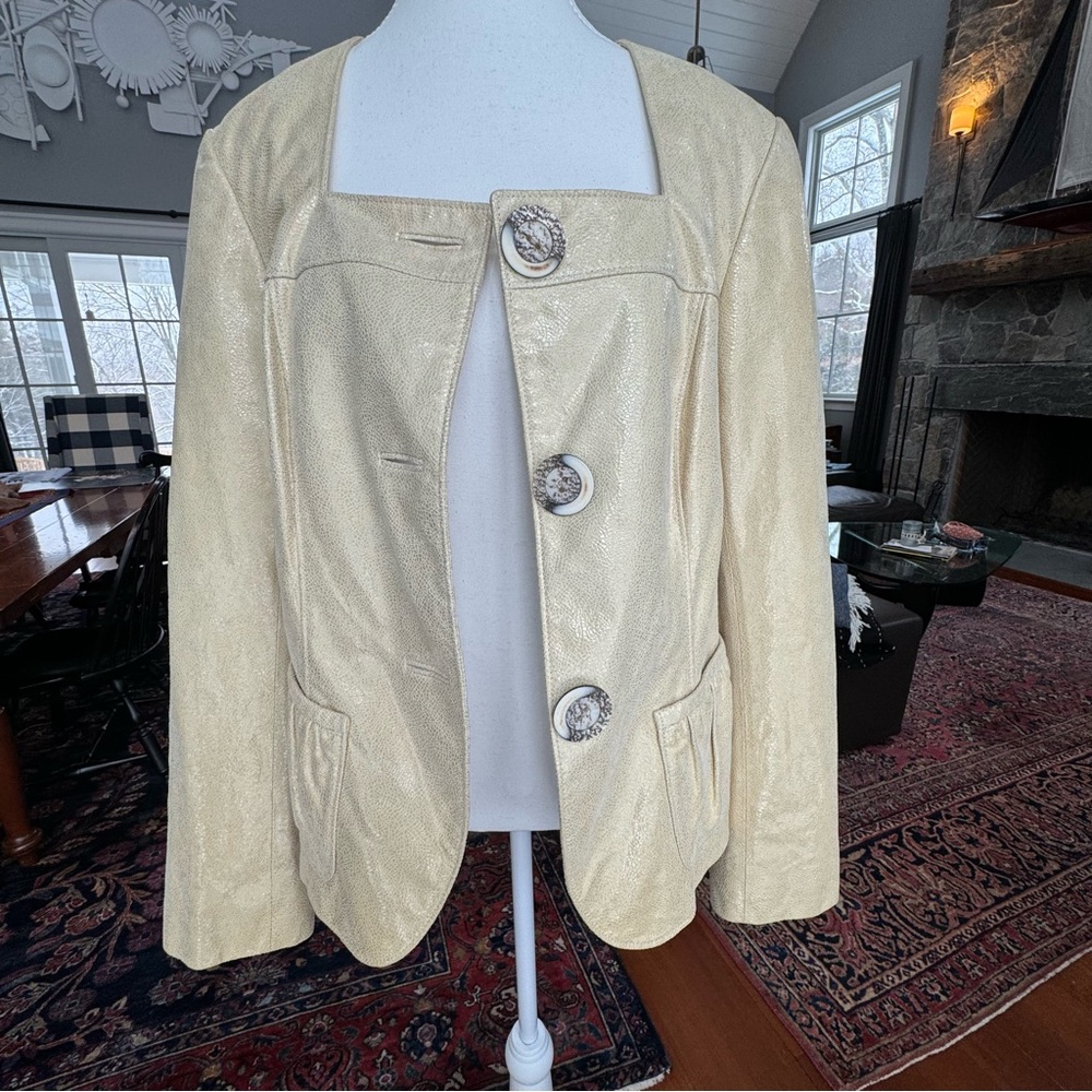 Lafayette 148 LEATHER blazer with large shell buttons. Size 12